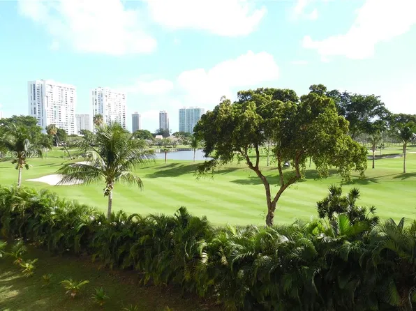 20379 W Country Club Dr, Aventura, FL