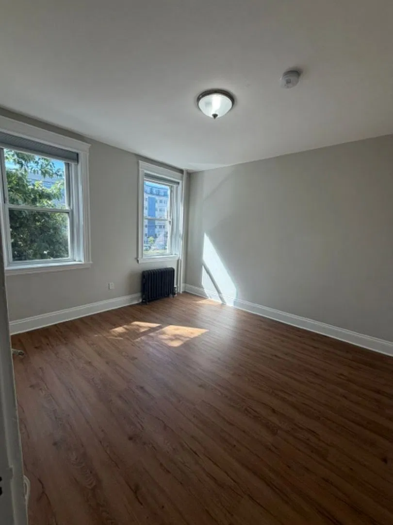Studio with Heat & Hot Water Included | Steps to the B Line — Photo 2