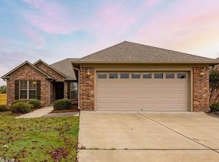 8 Alli Paige Dr, Vilonia, AR 72173