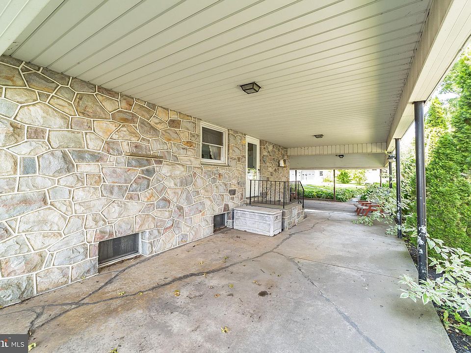 925 Grosstown Rd, Stowe, PA 19464 Zillow