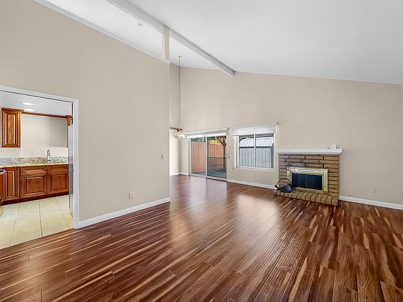 4th image of 7084 Deerhurst Ct