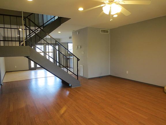 5th image of 8410 N 33rd Dr