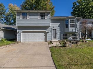 6171 Ridgeview Blvd, N Ridgeville, OH 44039