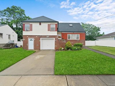 159 Branch Avenue, Freeport, NY, 11520