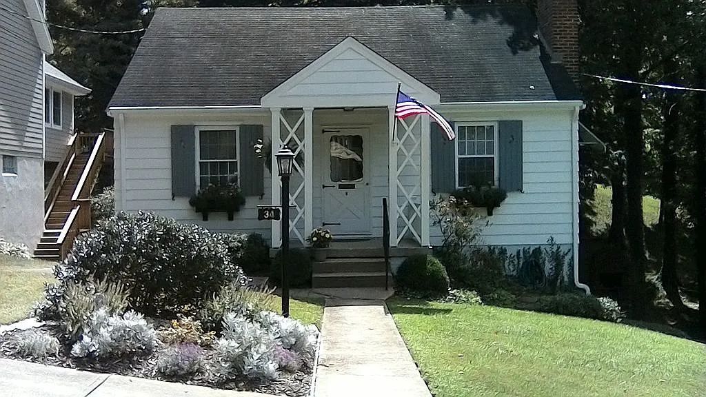 34 Beechwood Ave photo 1