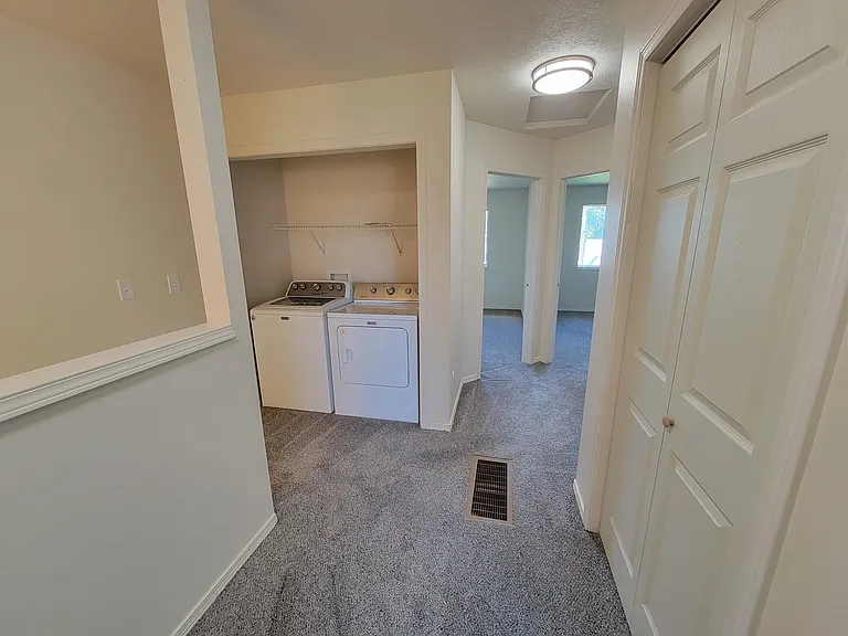 1635 E Wabash Ave — Photo 12