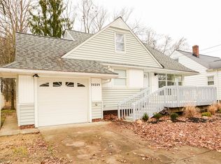 24599 Chardon Rd, Richmond Heights, OH 44143