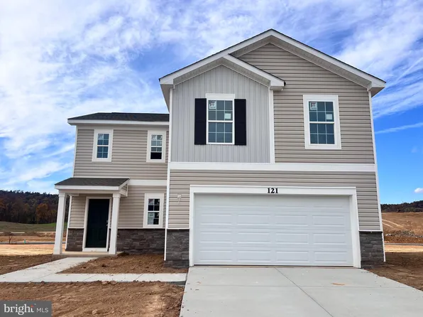 121 Call Ct, Martinsburg, WV 25403