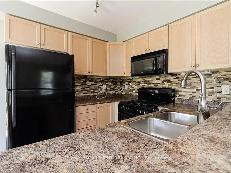 137 Windwood Dr — Photo 6