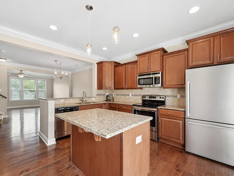 1359 Town Home Dr — Photo 15