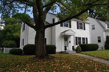3rd image of 256 E Longview Ave