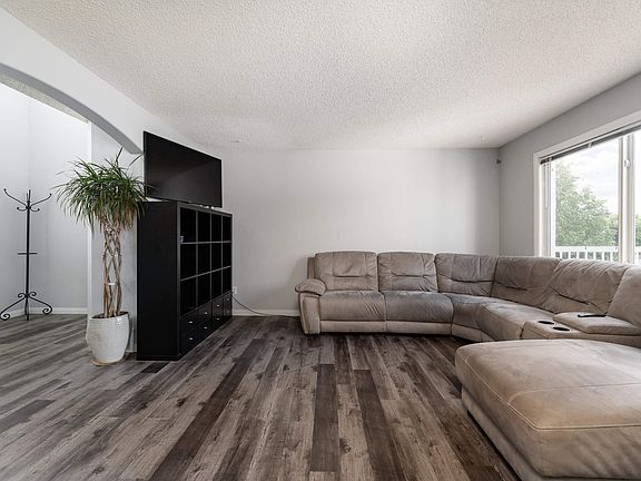 5th image of 65 Wedgewood Cres