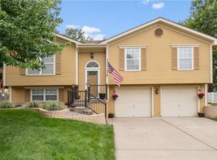 1901 NW Harbor Pl, Blue Springs, MO 64015