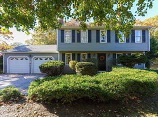 2 Gaskill Cir, Hopedale, MA 01747