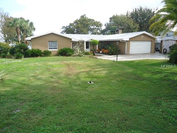 5th image of 823 Lake Agnes Dr