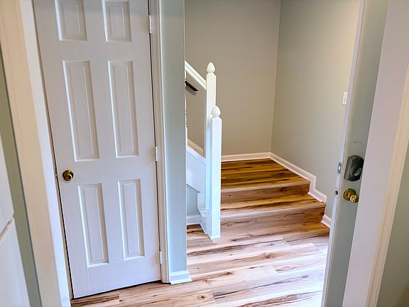 3rd image of 6813 Glendower Rd #B