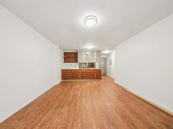 209 East 56th Street image 9 of 14