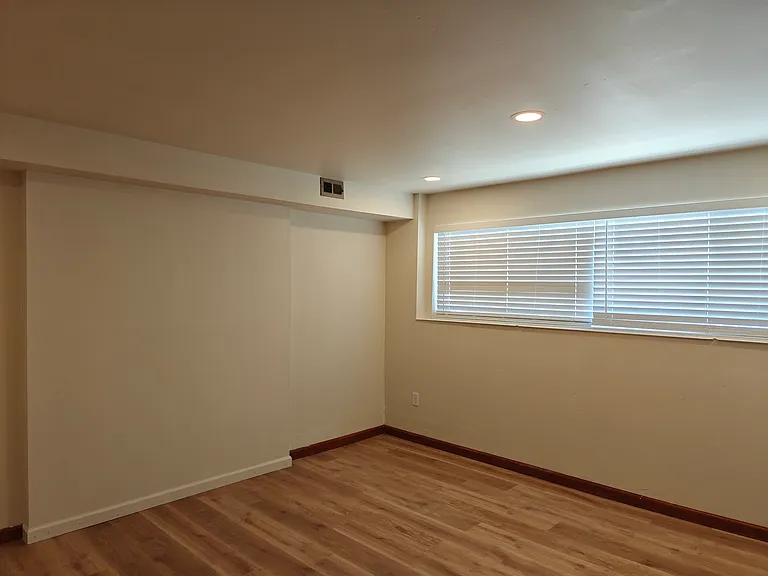 2320 S Eddy St — Photo 8