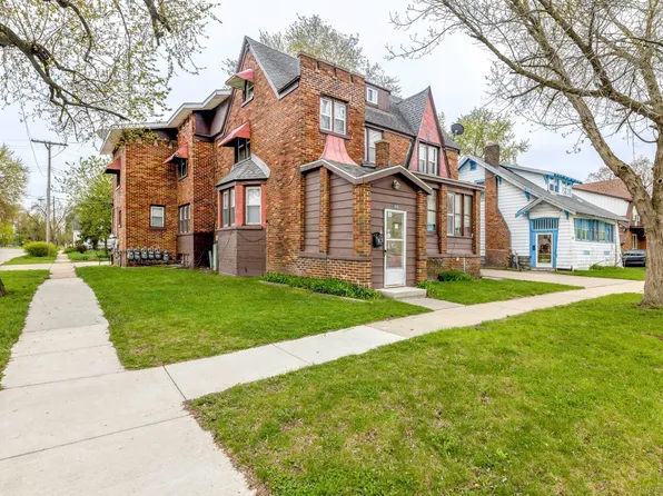 1104 Minnie St, Port Huron, MI 48060