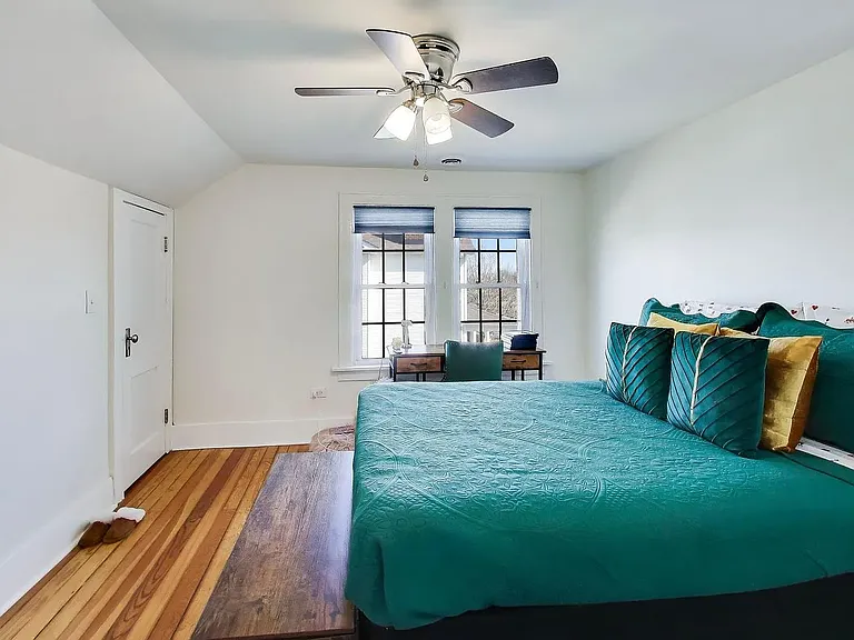 264 E 161st Pl — Photo 16