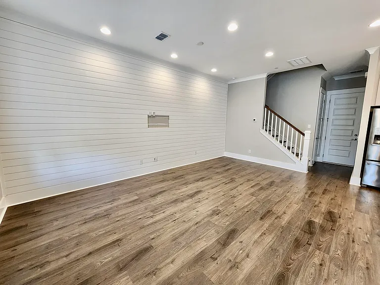 3132 Sturbridge Rd — Photo 5