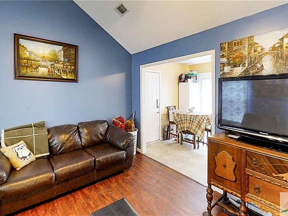 2nd image of 142 Mustang Dr