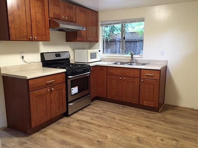 2nd image of 839 Oregon Ave #A