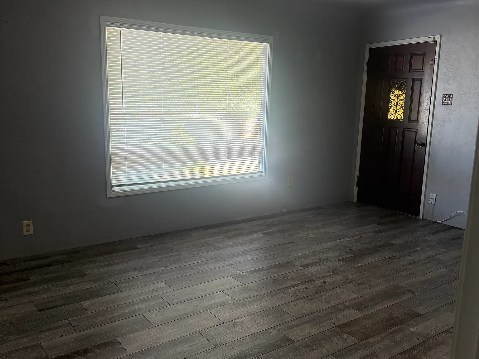 3 bed, $1,650 — Photo 2