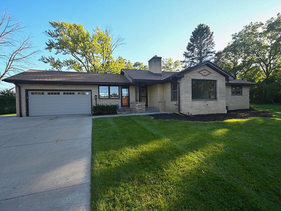 14035 West Sun Valley Dr, New Berlin, WI 53151 Zillow