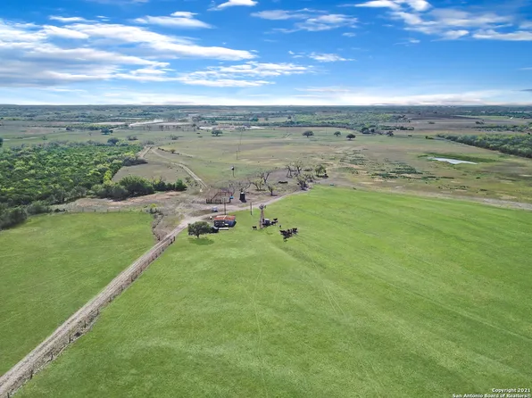 22575 FM 81, Karnes City, TX 78117