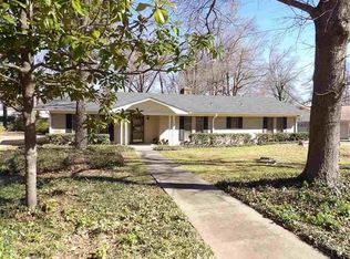 1055 Cardinal Ln, Paris, TX 75460