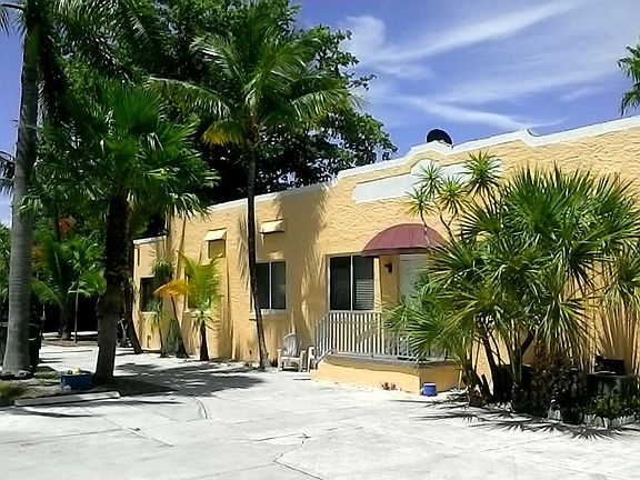 4th image of 111 Se 19th Street #7