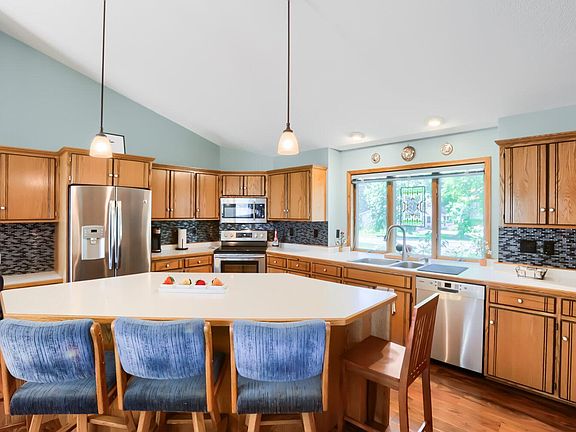 5th image of 7901 Lilac Ln