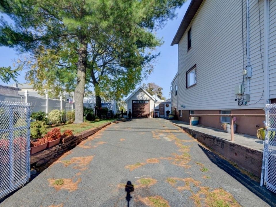 2nd image of 283 William St