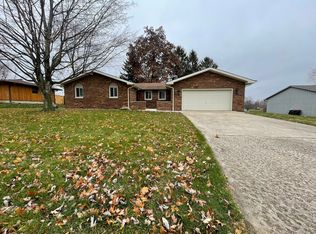 408 Weathering Dr, Mahomet, IL