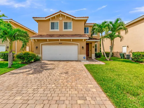 4707 Foxtail Palm Ct, Greenacres, FL 33463