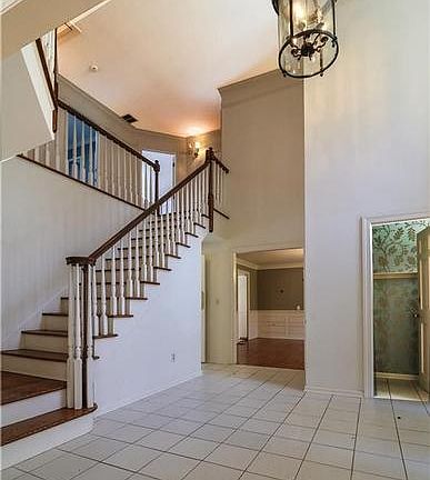 3rd image of 91 Knollwood Ln