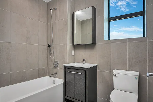 Rented by Ilite Realty Inc | media 3