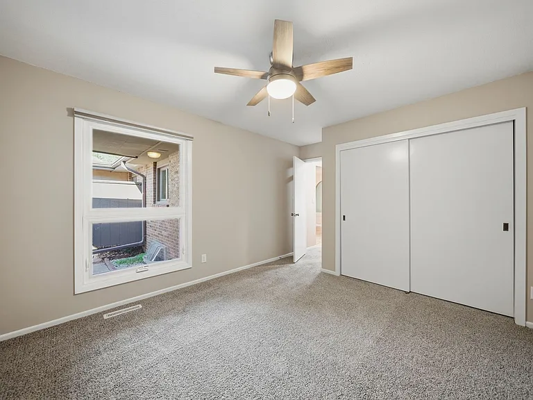 1941 Devonshire Dr #3 — Photo 39