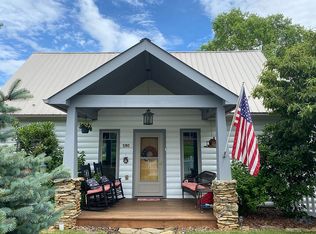 580 Chestnut Ridge Dr, Jefferson, NC 28640