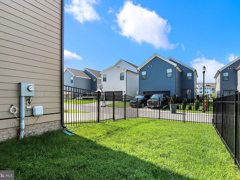 404 Constellation Ln — Photo 24