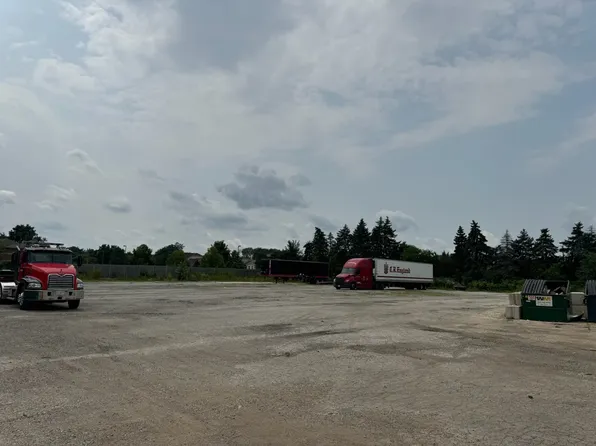 909 S Milwaukee Ave, Vernon Hills, IL 60061