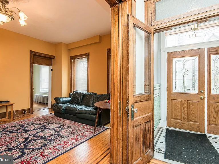 133 Dupont St — Photo 8