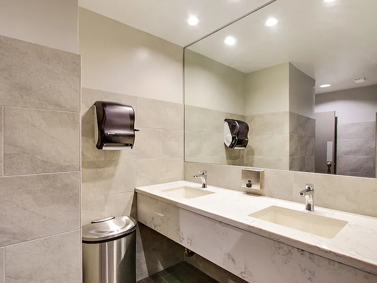 Woodcliff Apartments — Photo 50