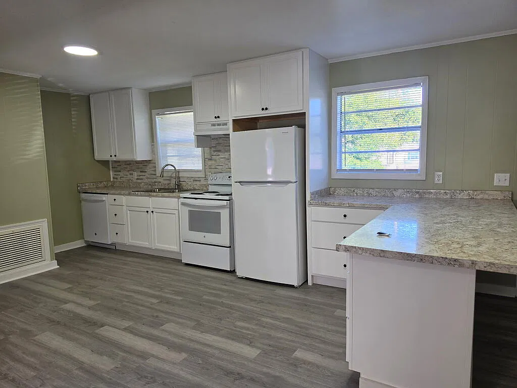 3 bed, 2.0 bath, 1292 sqft, $1,095 — Photo 4