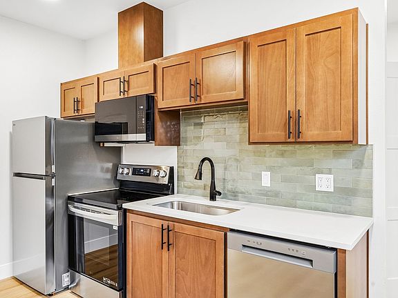 4th image of 4381 NE Prescott St #104