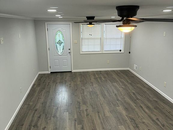 4th image of 20 Korn St