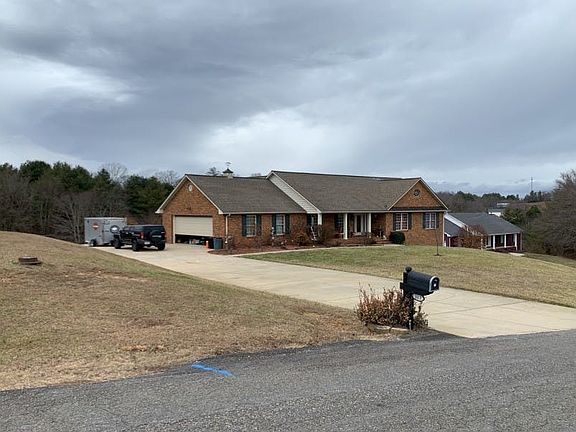 3rd image of 117 Fairfield Way
