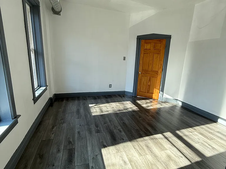 2748 W Cortez St — Photo 2