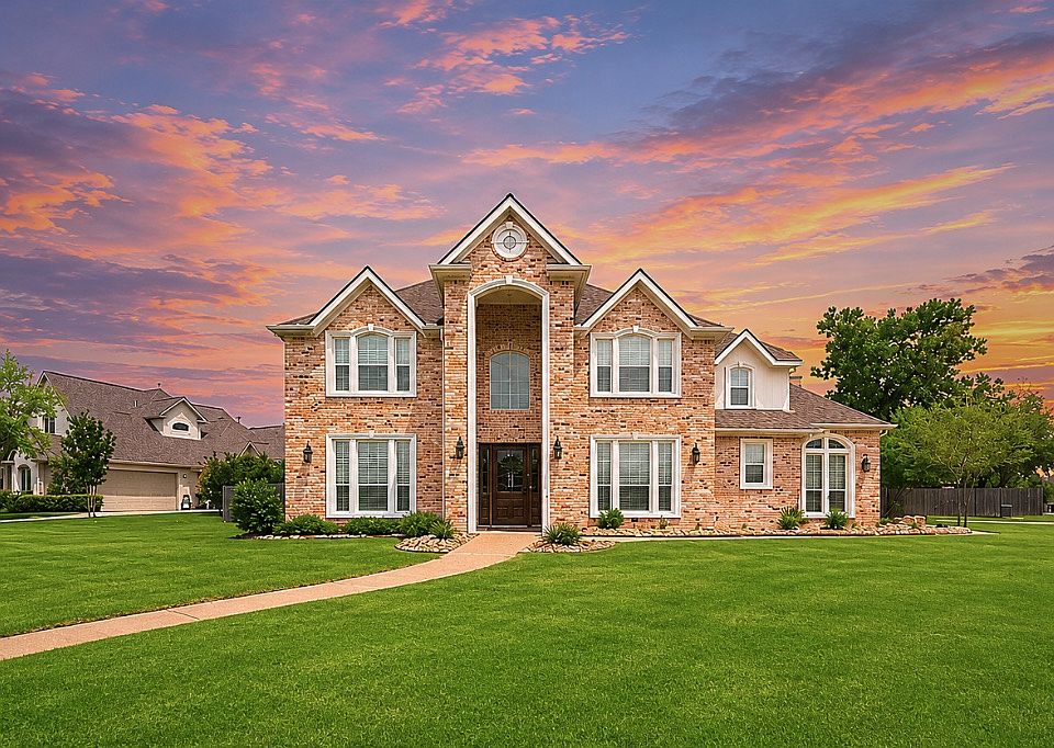 1st image of 1200 Royal Adelade Dr